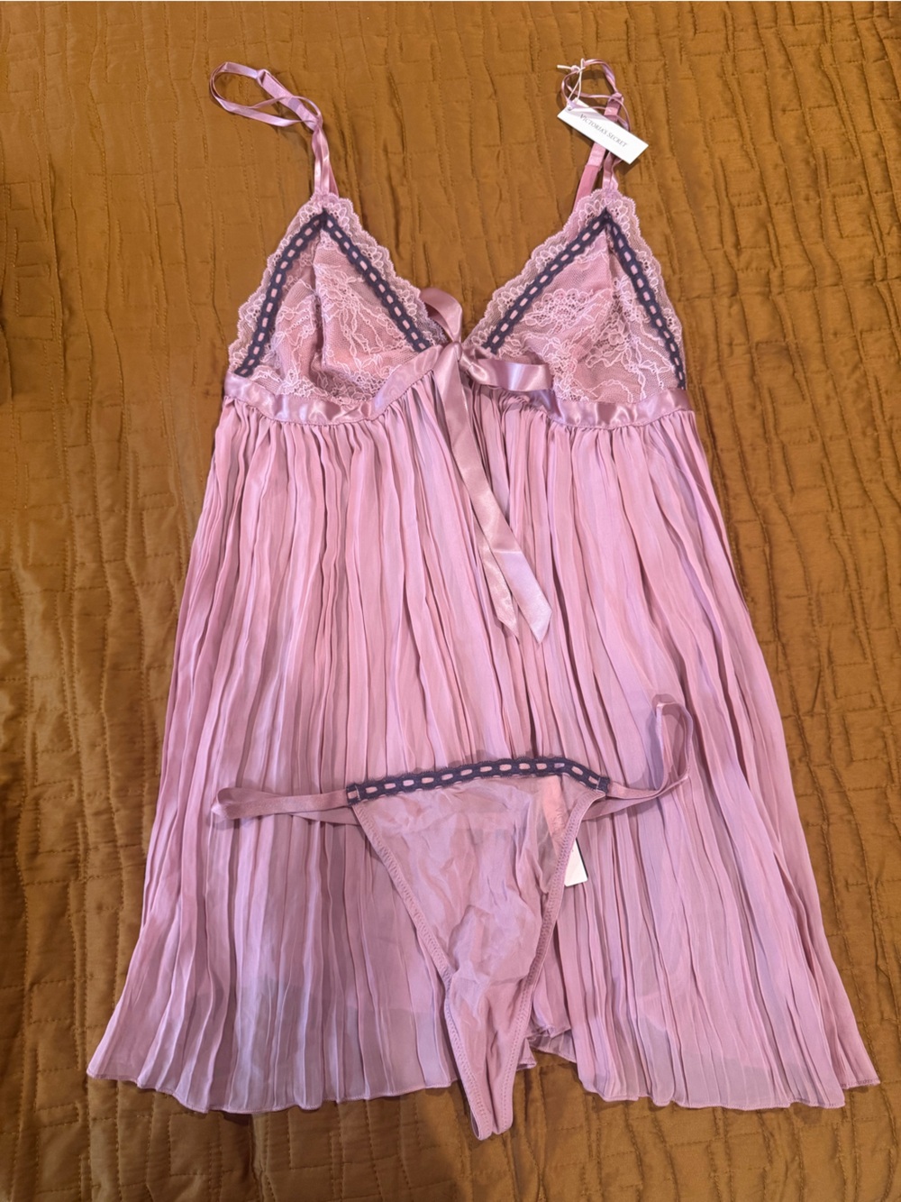 Victoria's Secret Mauve Pink Lace Pleated Babydoll Chemise with Thong